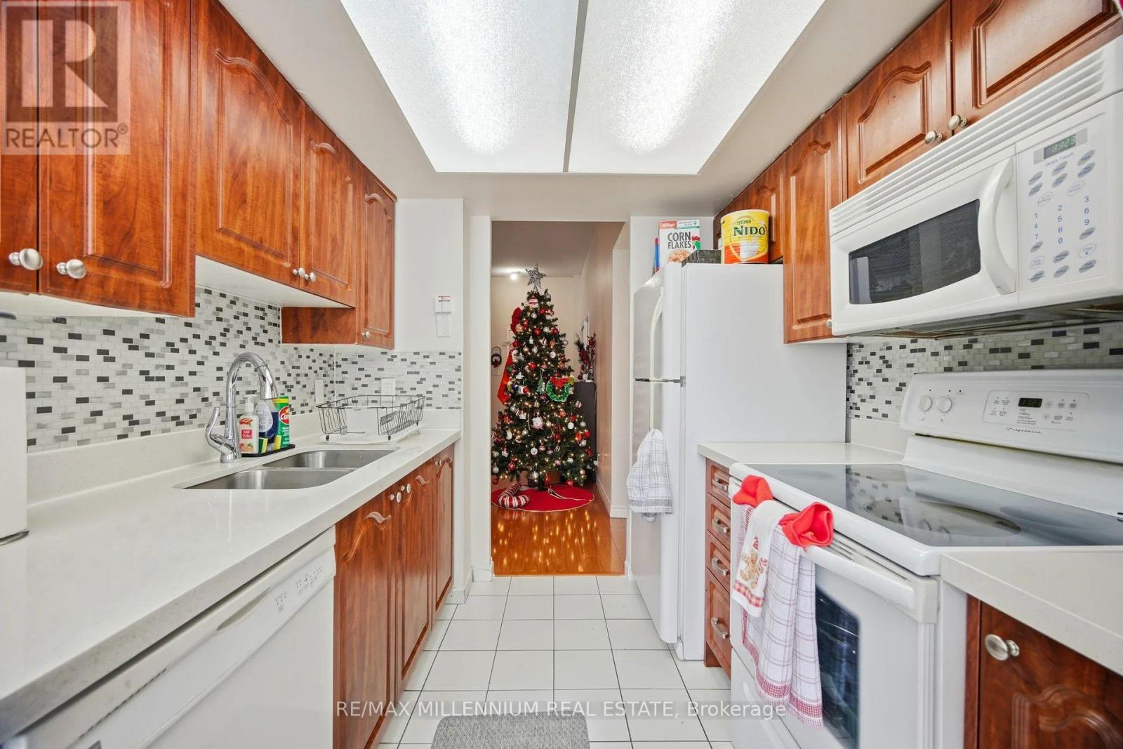 109 - 80 Alton Tower Circle, Toronto, Ontario M1V 5E8 - Photo 12 - E12651762