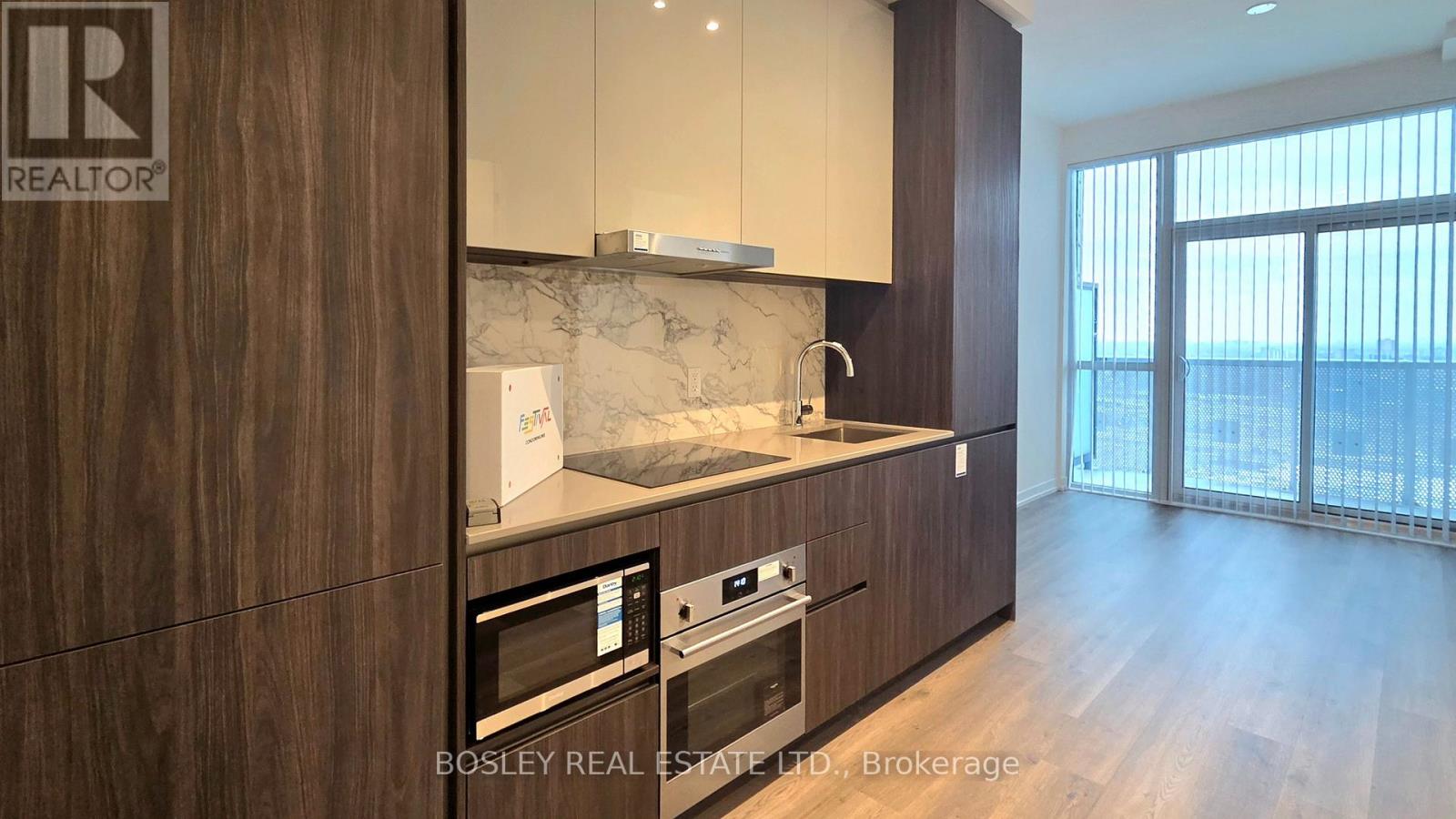 3709 - 8 Interchange Way, Vaughan, Ontario  L4K 5Z7 - Photo 2 - N12651728