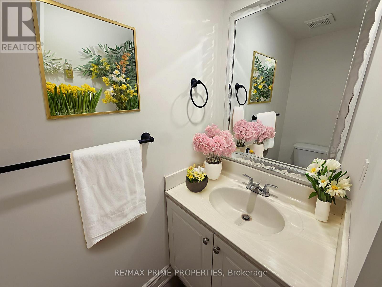 17 Debden Road, Markham, Ontario  L3R 6V6 - Photo 10 - N12651764