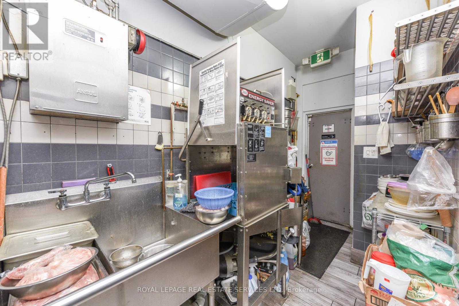 730 Lakeshore Road E, Mississauga, Ontario  L5G 1J6 - Photo 2 - W12651090