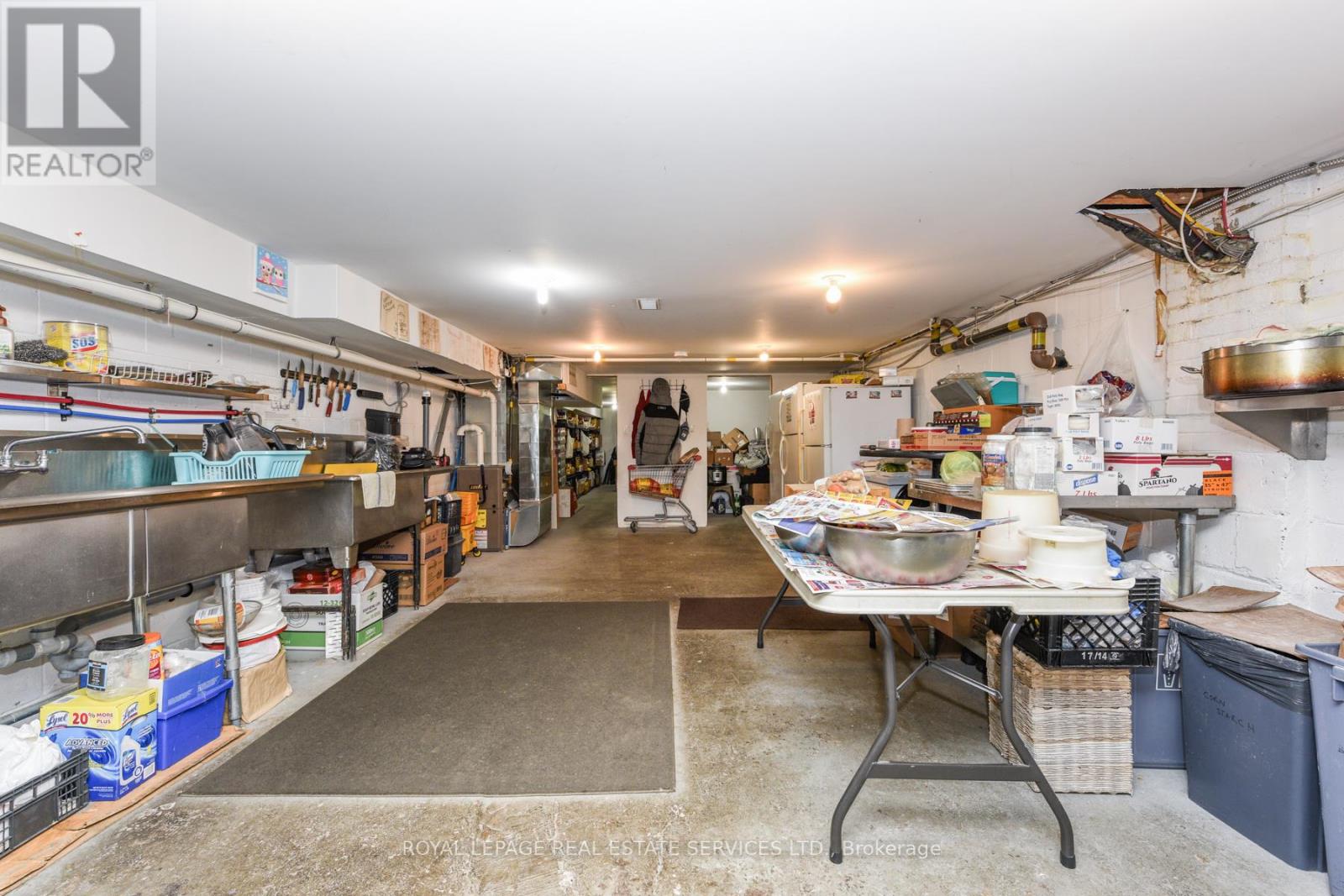 730 Lakeshore Road E, Mississauga, Ontario  L5G 1J6 - Photo 5 - W12651090