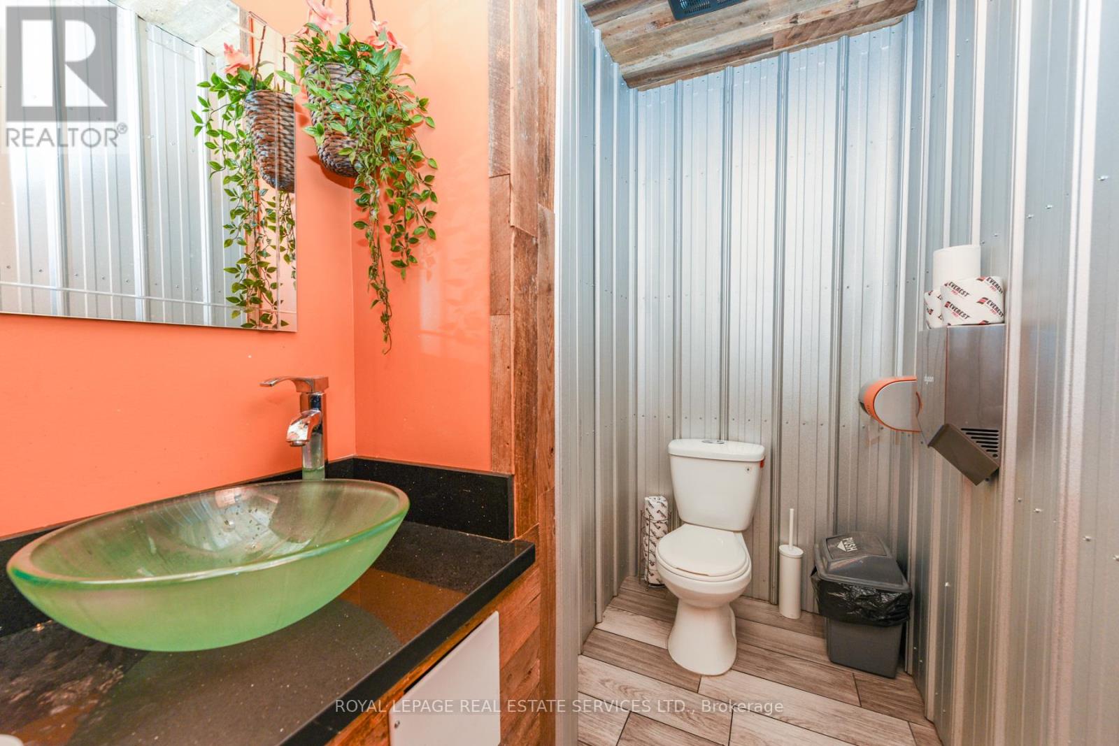 730 Lakeshore Road E, Mississauga, Ontario  L5G 1J6 - Photo 15 - W12651090