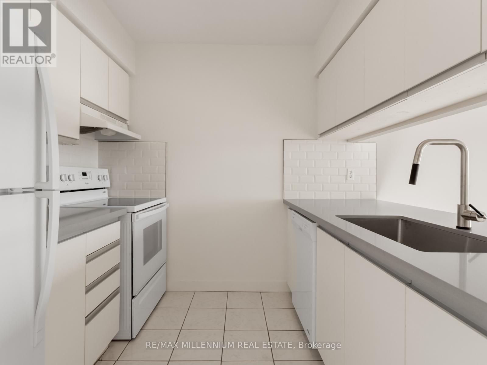 803 - 12 Laurelcrest Street, Brampton, Ontario  L6S 5Y4 - Photo 7 - W12651712