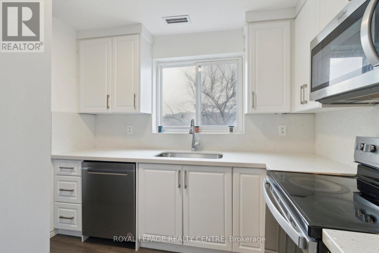 214 - 2001 Bonnymede Drive, Mississauga, Ontario  L5J 4H8 - Photo 11 - W12651738
