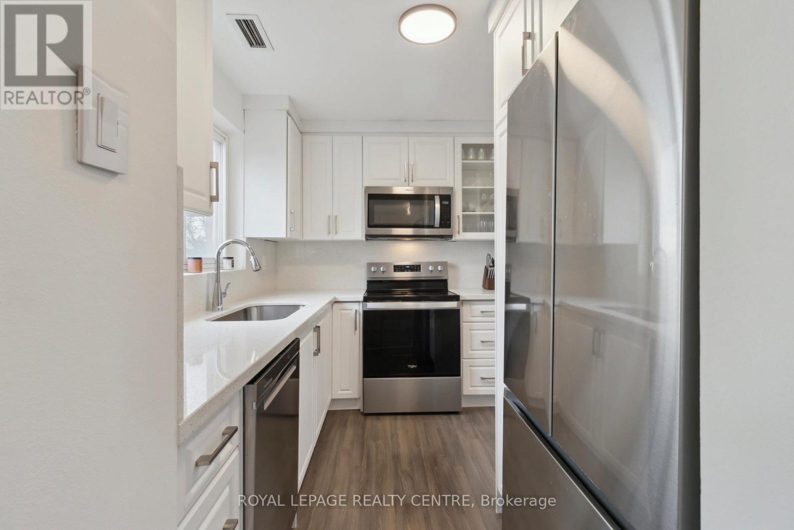 214 - 2001 Bonnymede Drive, Mississauga, Ontario  L5J 4H8 - Photo 12 - W12651738