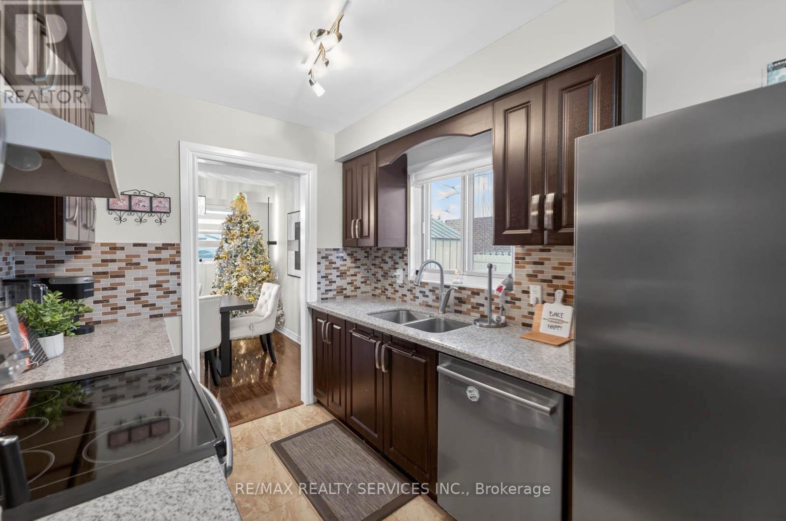 85 Bruce Beer Drive, Brampton, Ontario  L6V 2Z7 - Photo 14 - W12651744