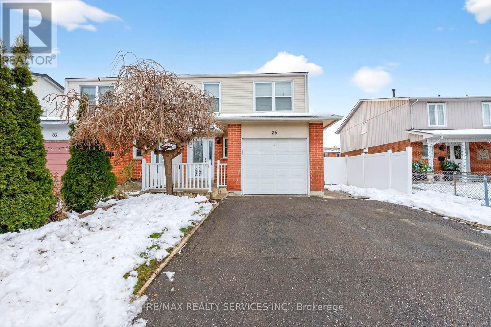 85 Bruce Beer Drive, Brampton, Ontario  L6V 2Z7 - Photo 3 - W12651744