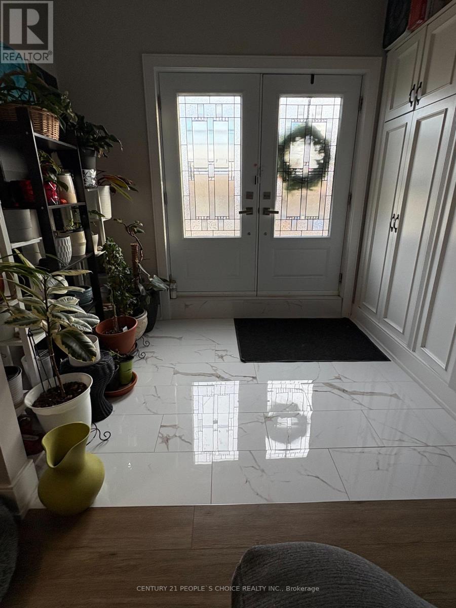 171 Cornelius Parkway, Toronto, Ontario  M6L 2K8 - Photo 2 - W12651768