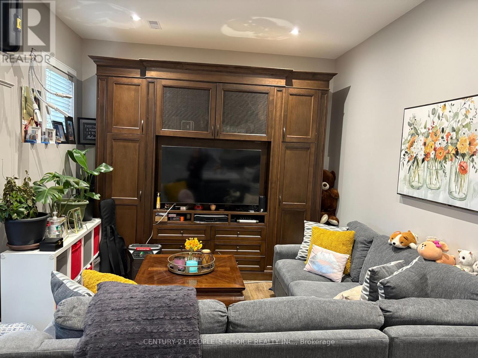 171 Cornelius Parkway, Toronto, Ontario  M6L 2K8 - Photo 5 - W12651768