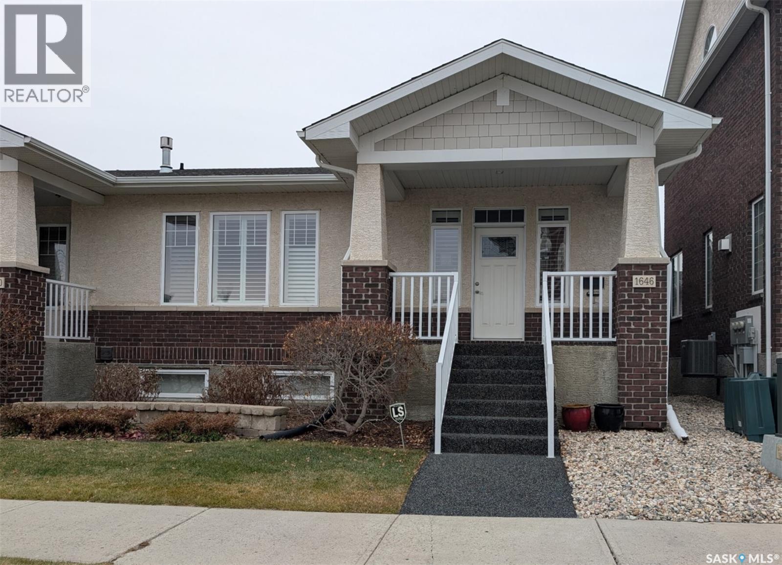 1646 BADHAM BOULEVARD, Regina, Saskatchewan