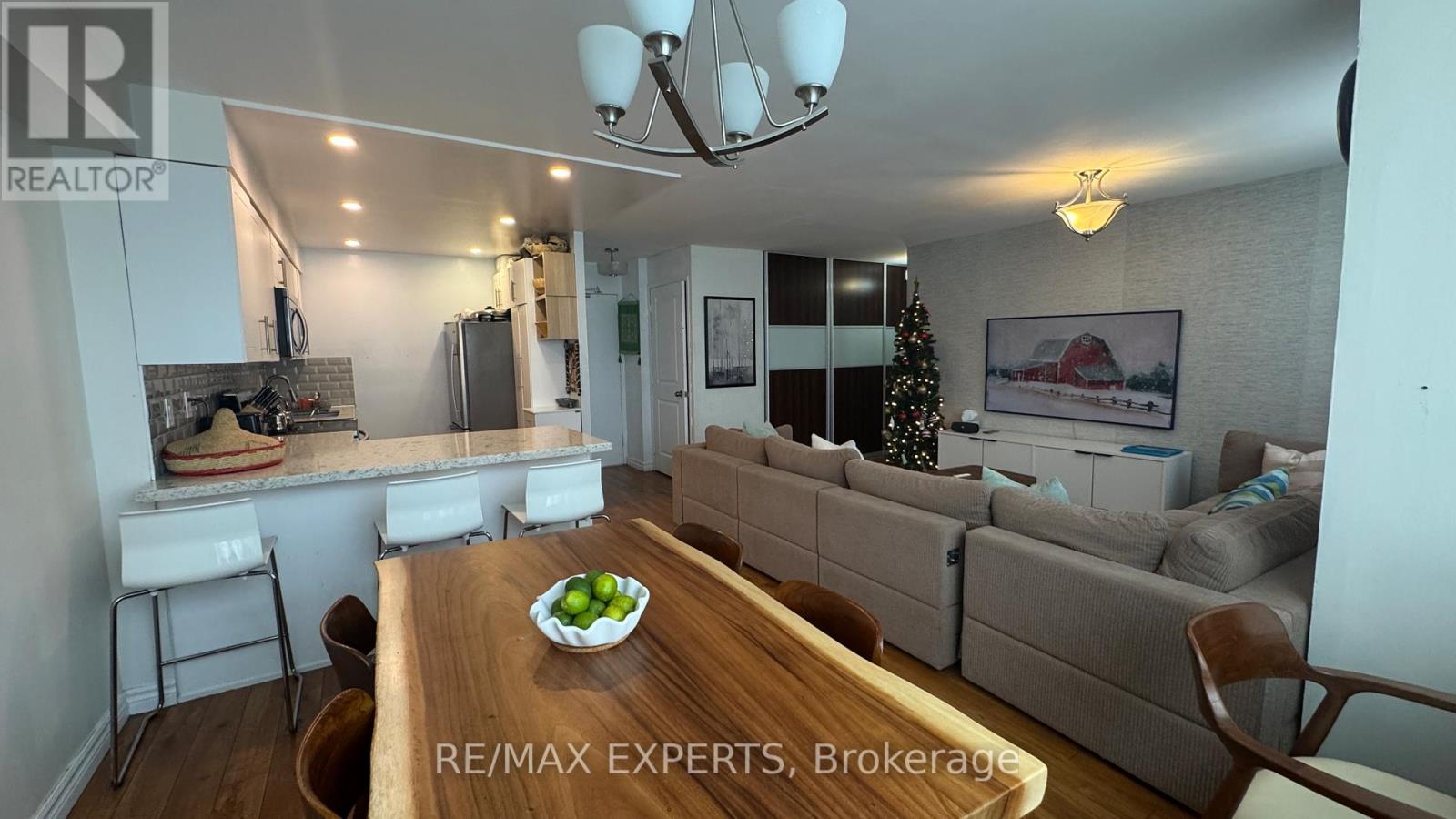 1002 - 100 Lotherton Pathway, Toronto, Ontario  M6B 2G8 - Photo 11 - W12634020