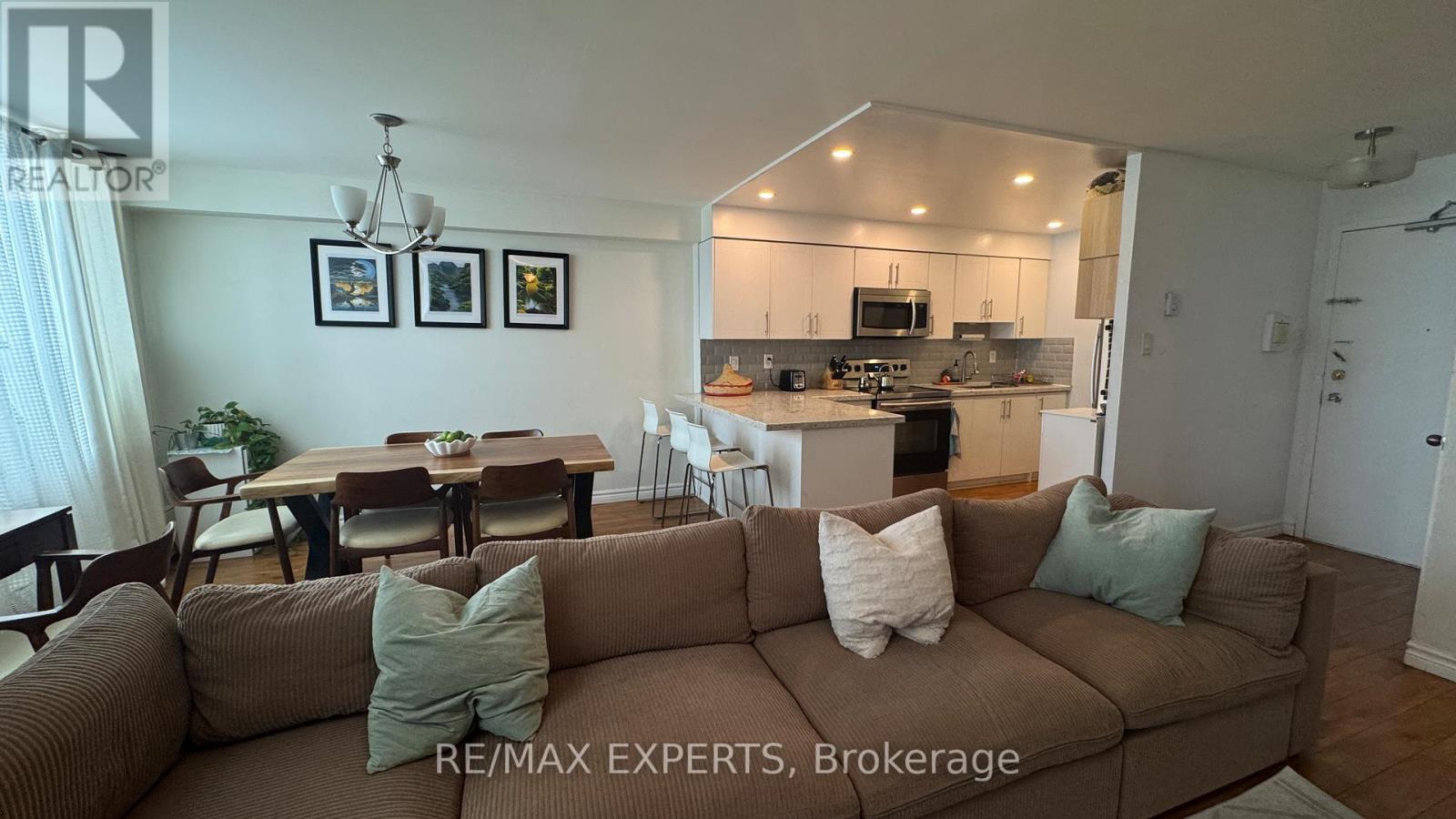 1002 - 100 Lotherton Pathway, Toronto, Ontario  M6B 2G8 - Photo 5 - W12634020