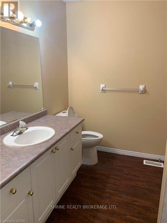 215 Thurman Circle, London East, Ontario  N5V 4Z2 - Photo 5 - X12651792