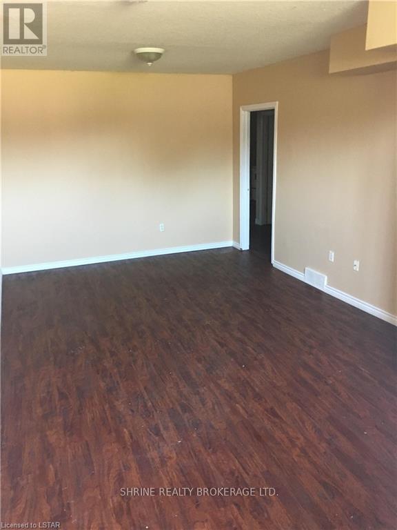 215 Thurman Circle, London East, Ontario  N5V 4Z2 - Photo 8 - X12651792