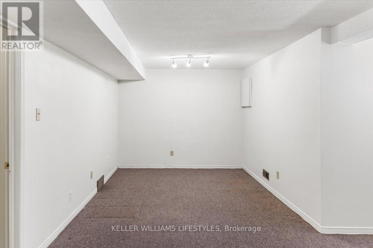 26 - 1845 Aldersbrook Road, London North, Ontario  N6G 4V9 - Photo 37 - X12651796