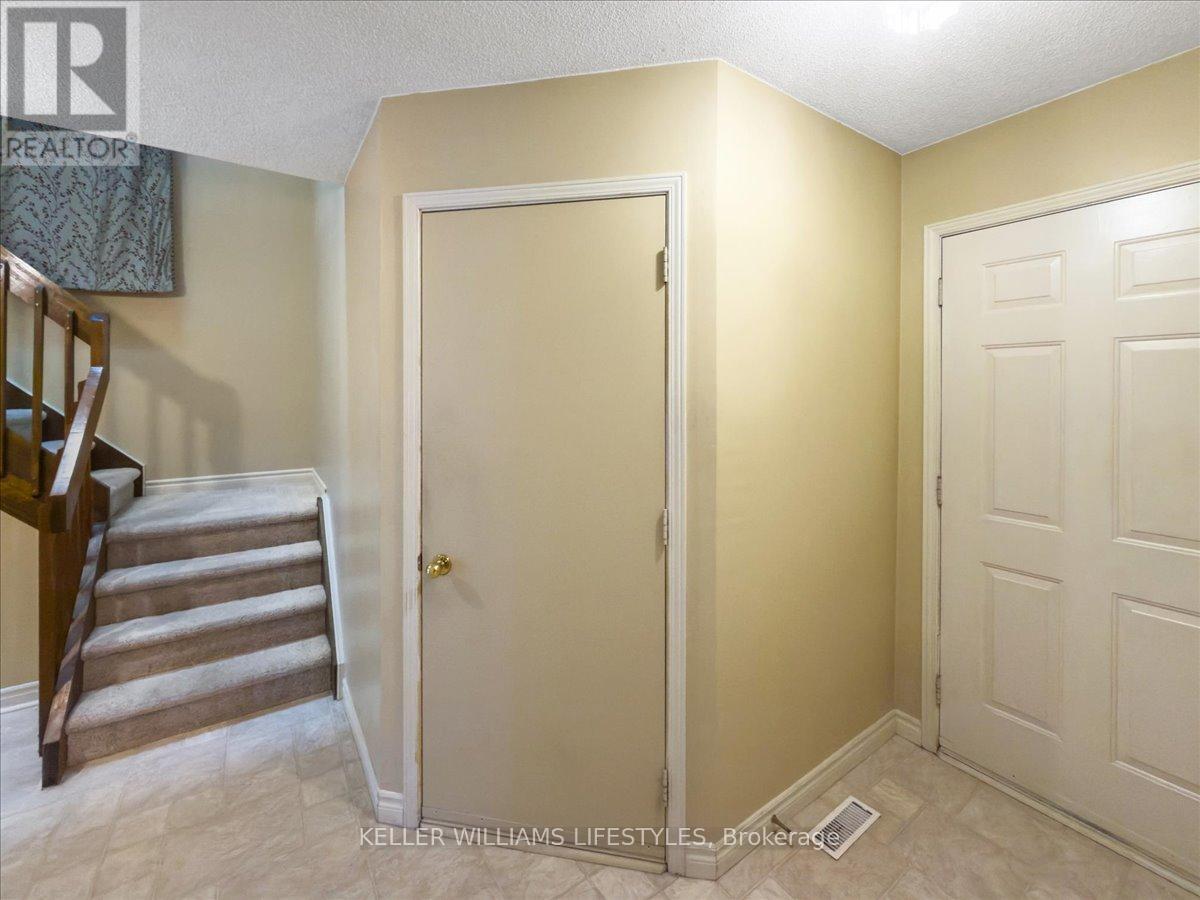 26 - 1845 Aldersbrook Road, London North, Ontario  N6G 4V9 - Photo 7 - X12651796