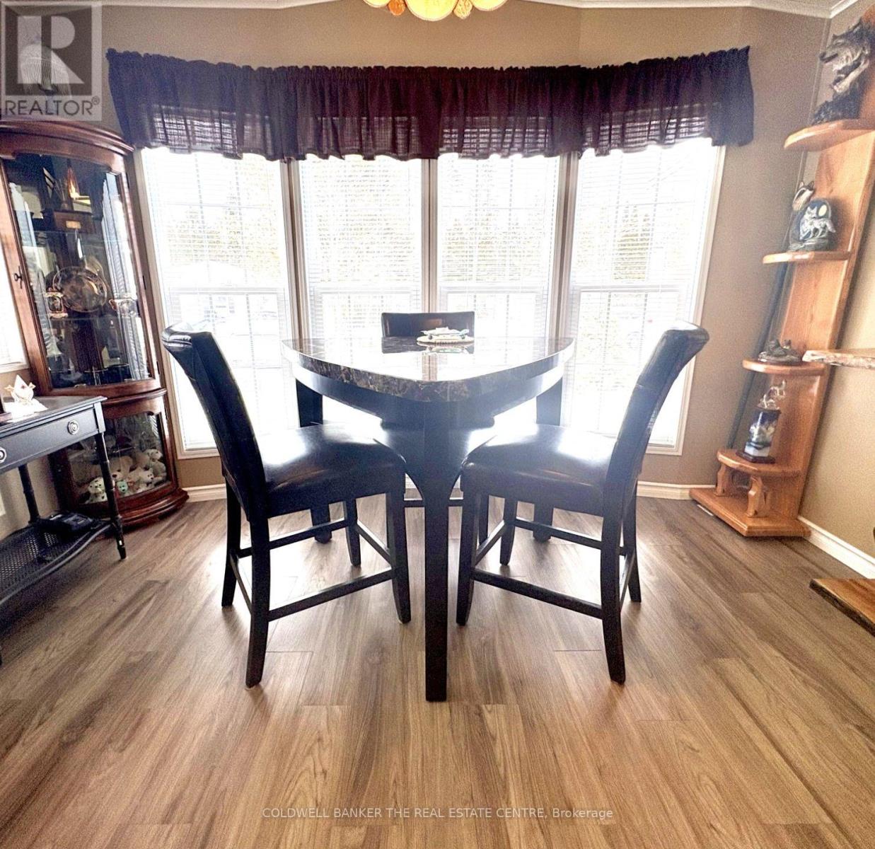 70 Topaz Street, Wasaga Beach, Ontario  L9Z 1X7 - Photo 13 - S12651794