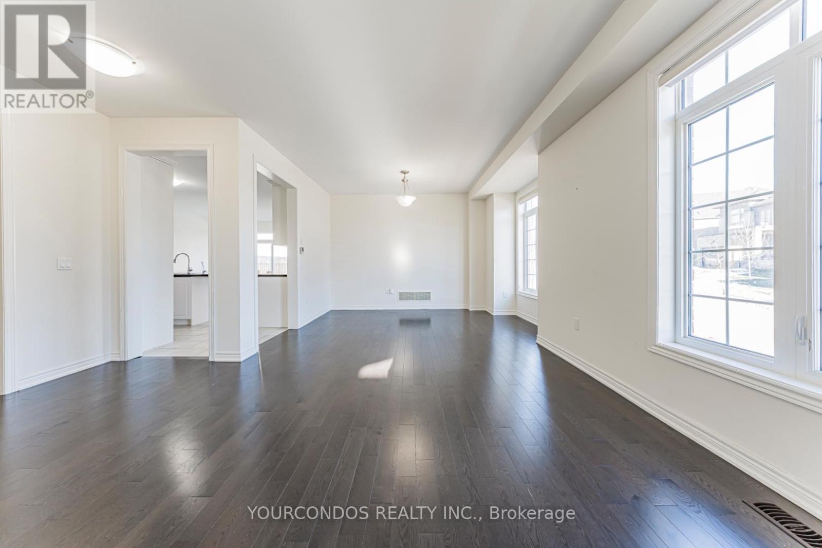 100 Beckett Avenue, East Gwillimbury, Ontario  L9N 0S7 - Photo 10 - N12650316