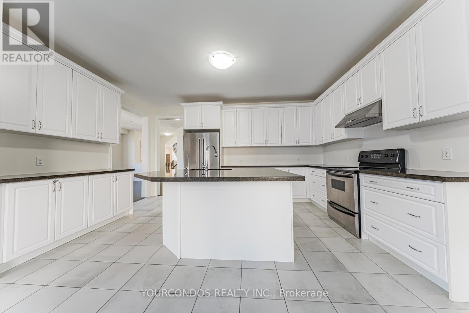 100 Beckett Avenue, East Gwillimbury, Ontario  L9N 0S7 - Photo 14 - N12650316