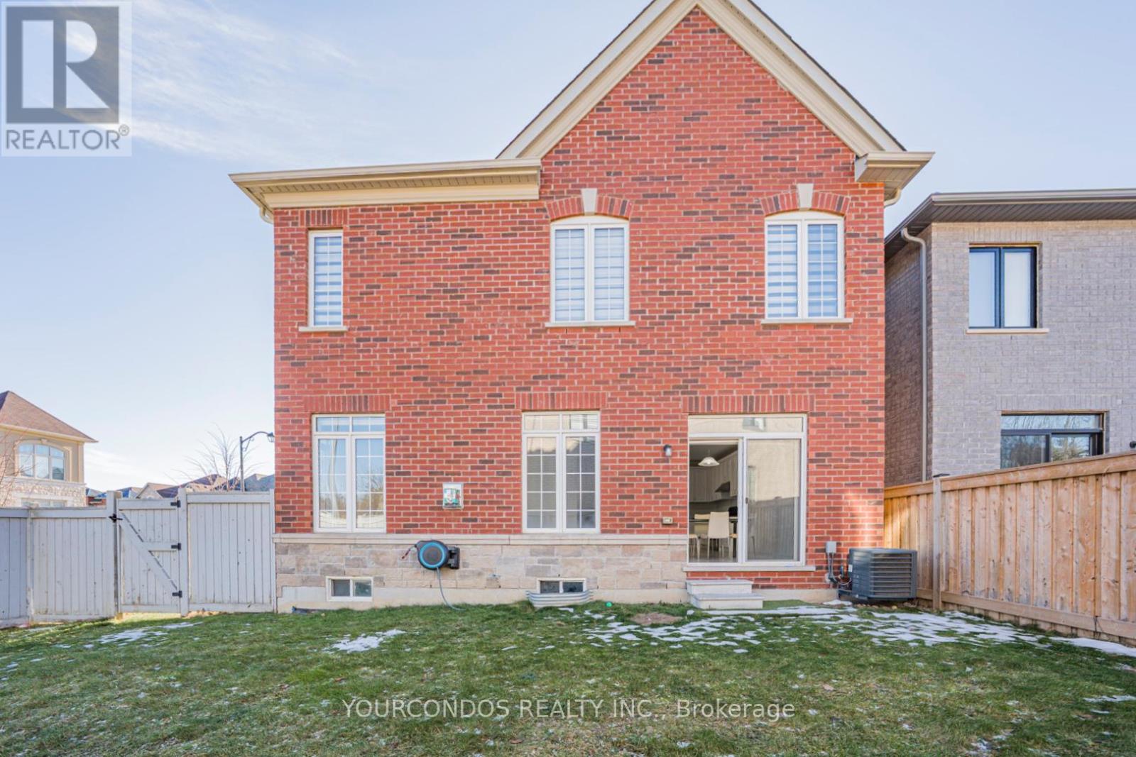 100 Beckett Avenue, East Gwillimbury, Ontario  L9N 0S7 - Photo 3 - N12650316