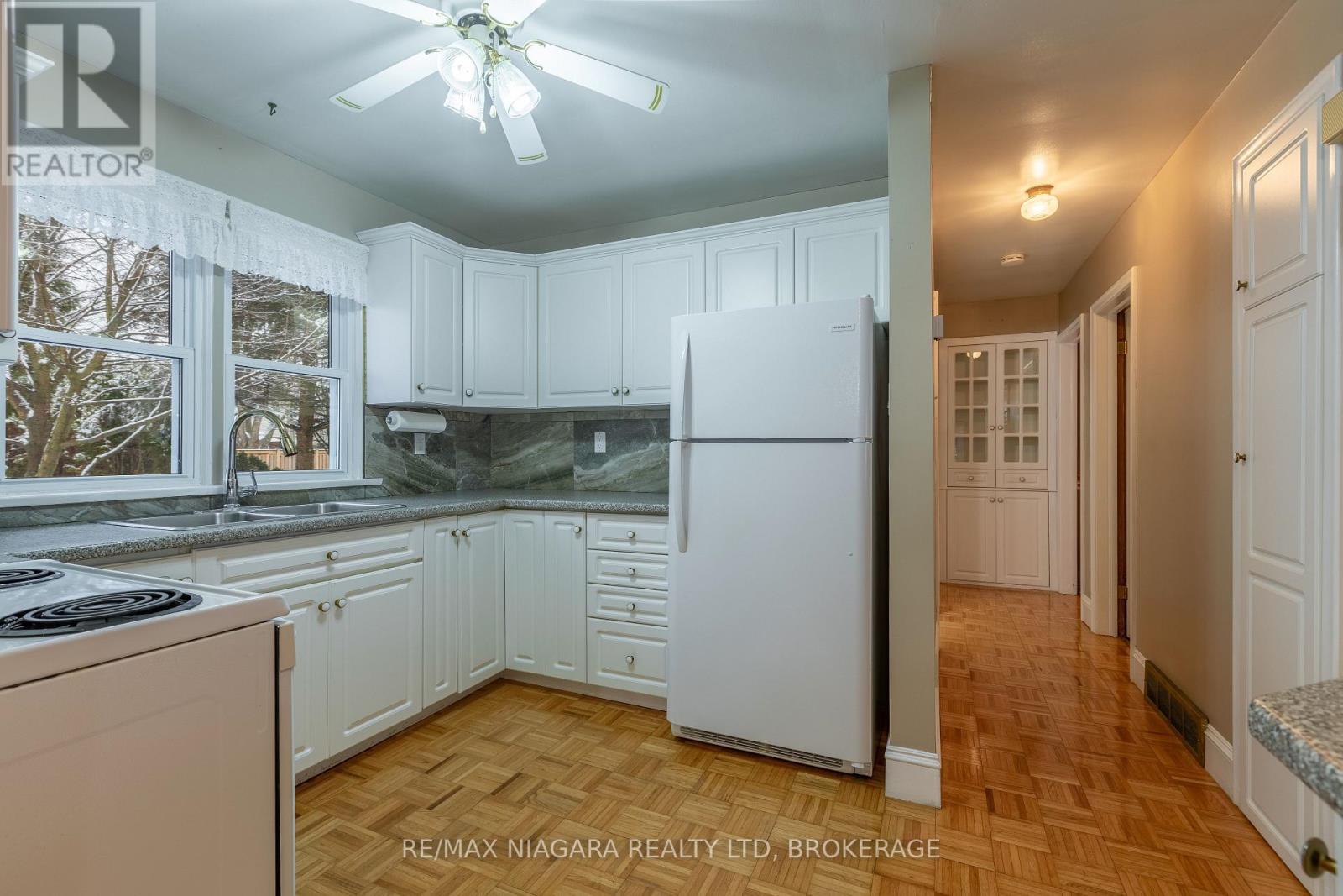 57 Lindel Crescent, Welland, Ontario  L3C 3S2 - Photo 11 - X12651842