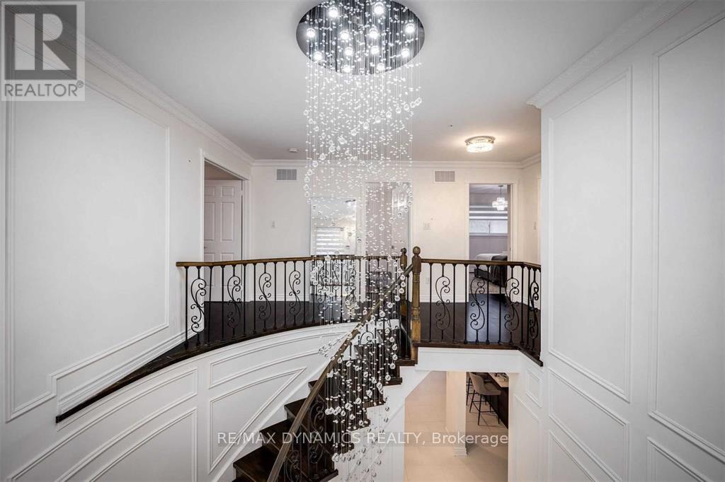 267 Hidden Trail, Toronto, Ontario  M2R 3S7 - Photo 3 - C12080332