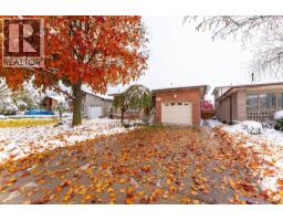 162 SOLOMON Crescent, Hamilton, Ontario