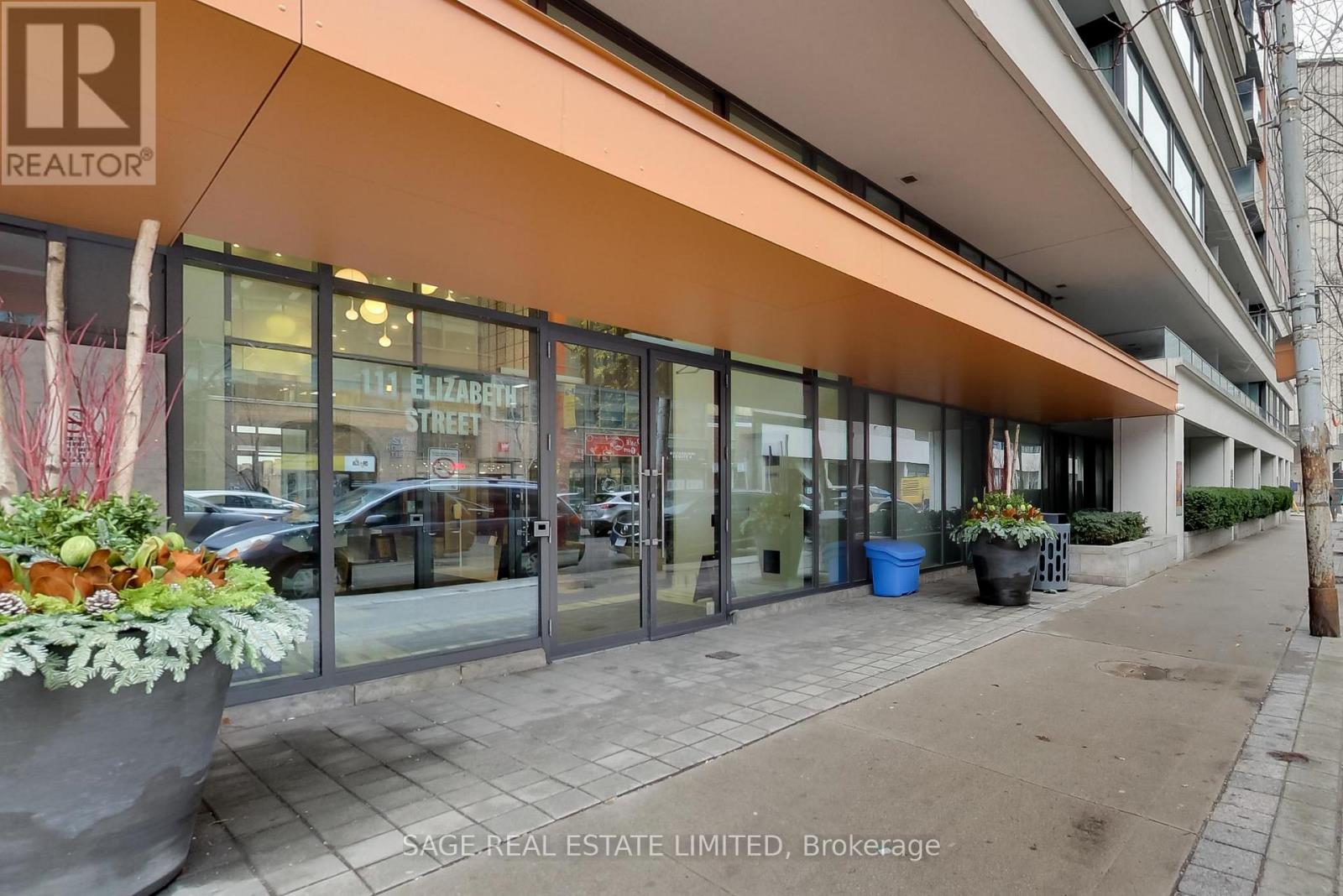 538 - 111 Elizabeth Street, Toronto, Ontario  M5G 1P7 - Photo 2 - C12651808