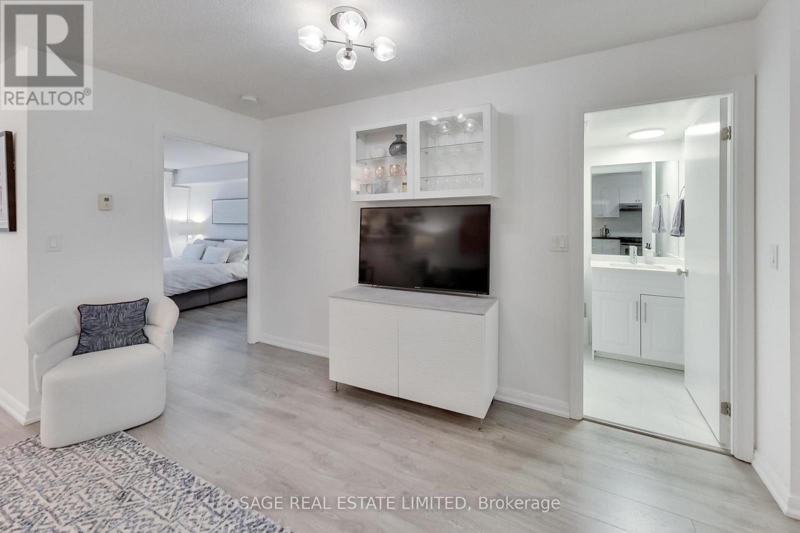 538 - 111 Elizabeth Street, Toronto, Ontario  M5G 1P7 - Photo 9 - C12651808