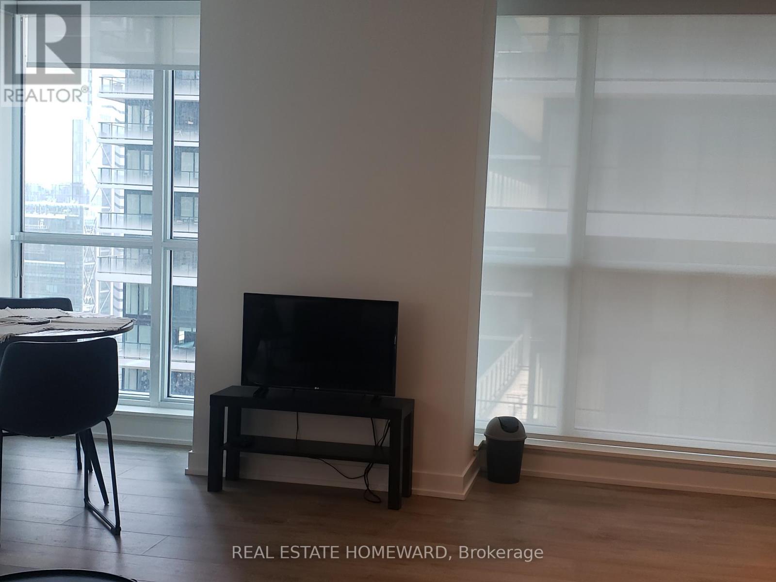 2903 - 327 King Street W, Toronto, Ontario  M5V 0W7 - Photo 3 - C12651820