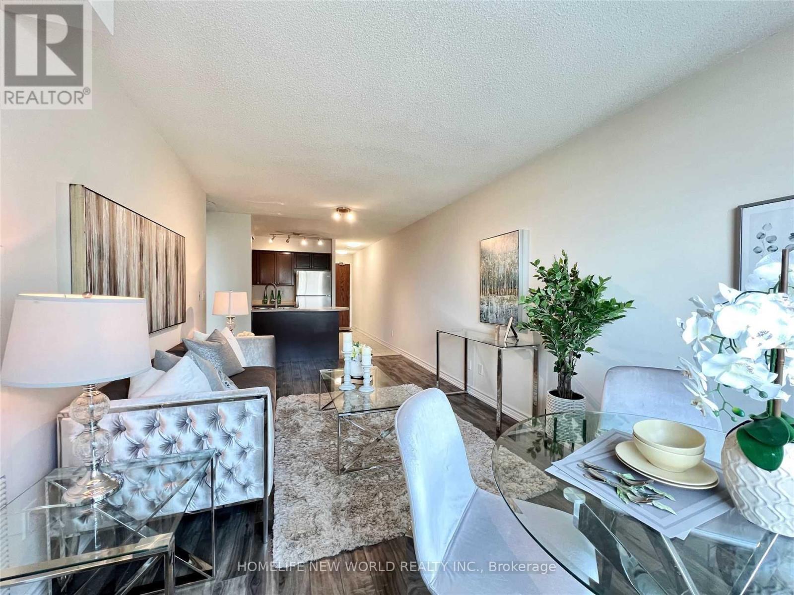 713 - 23 Oneida Crescent, Richmond Hill, Ontario  L4B 0A2 - Photo 2 - N12651874