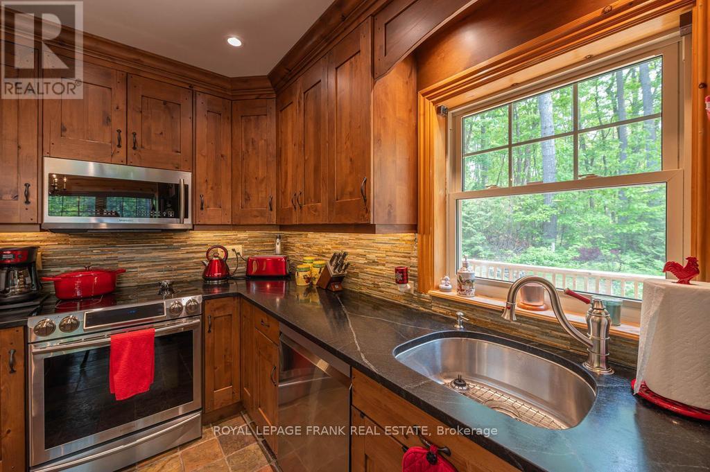 120 Sugarbush Crescent, Trent Lakes, Ontario  K0L 1J0 - Photo 10 - X12439377