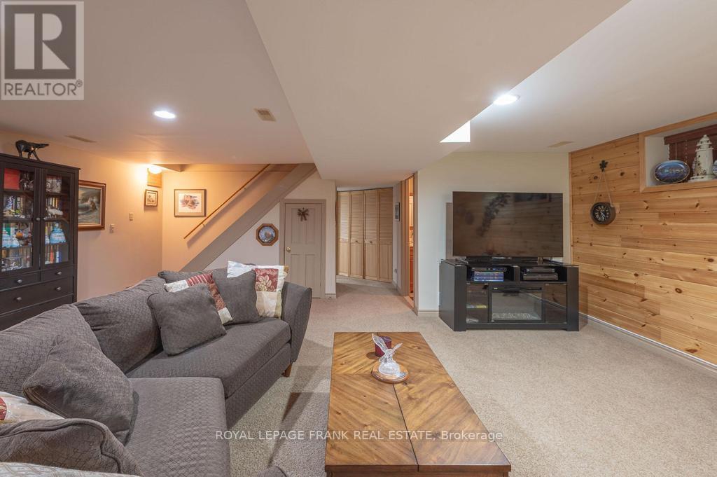 120 Sugarbush Crescent, Trent Lakes, Ontario  K0L 1J0 - Photo 33 - X12439377