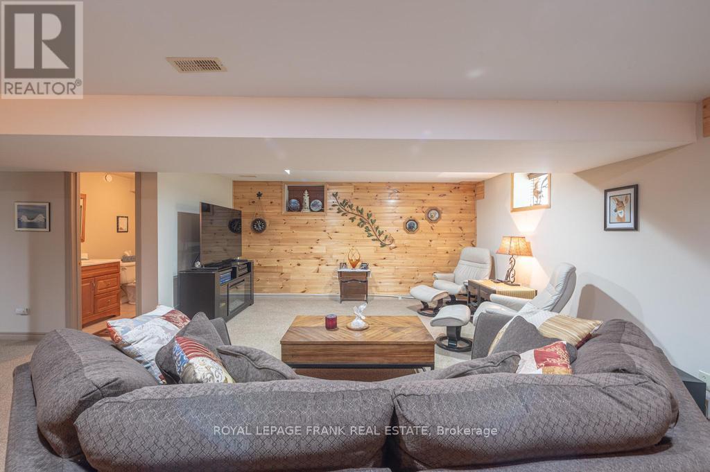 120 Sugarbush Crescent, Trent Lakes, Ontario  K0L 1J0 - Photo 32 - X12439377