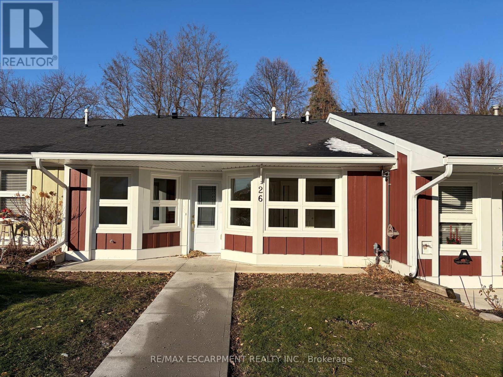 26 SZOLLOSY CIRCLE, Hamilton, Ontario