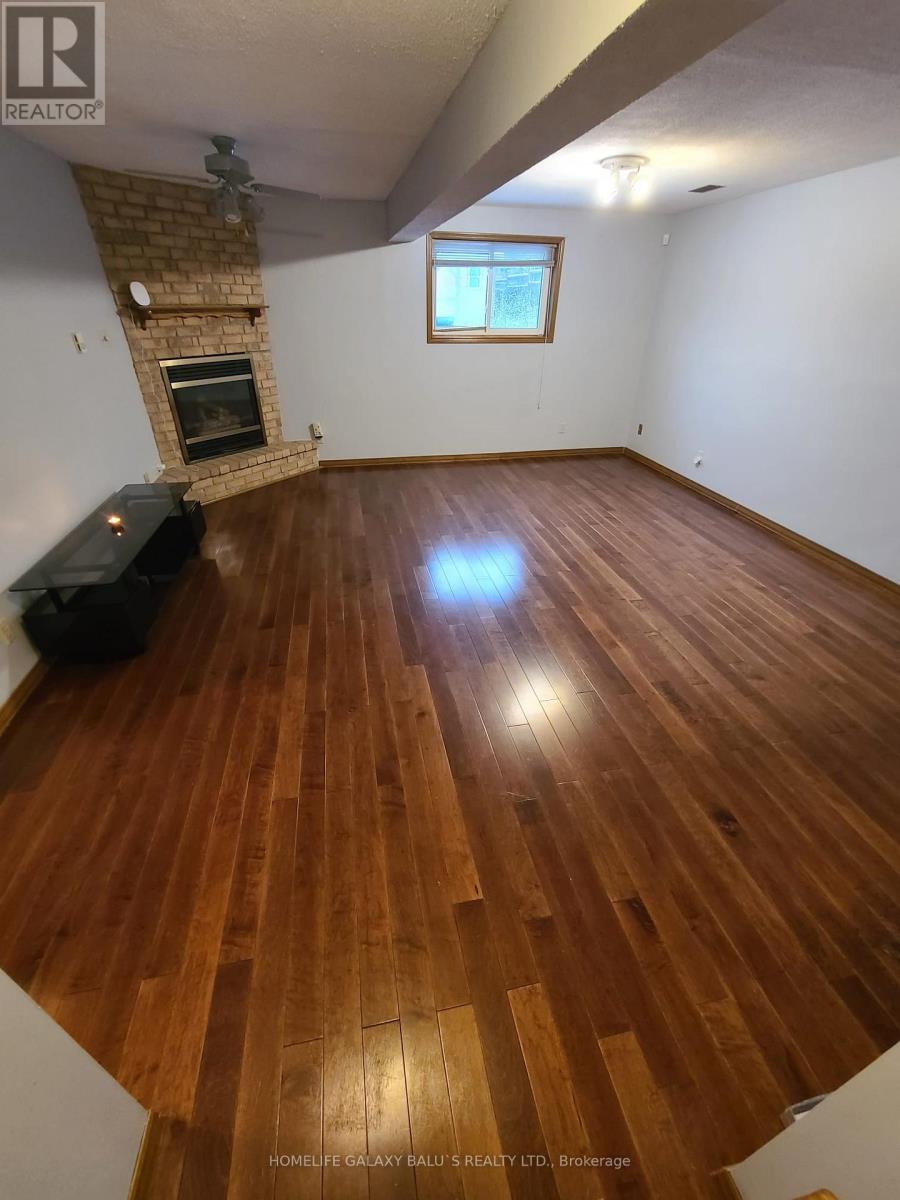 3 Cora Drive, Kitchener, Ontario  N2N 3C6 - Photo 2 - X12456343