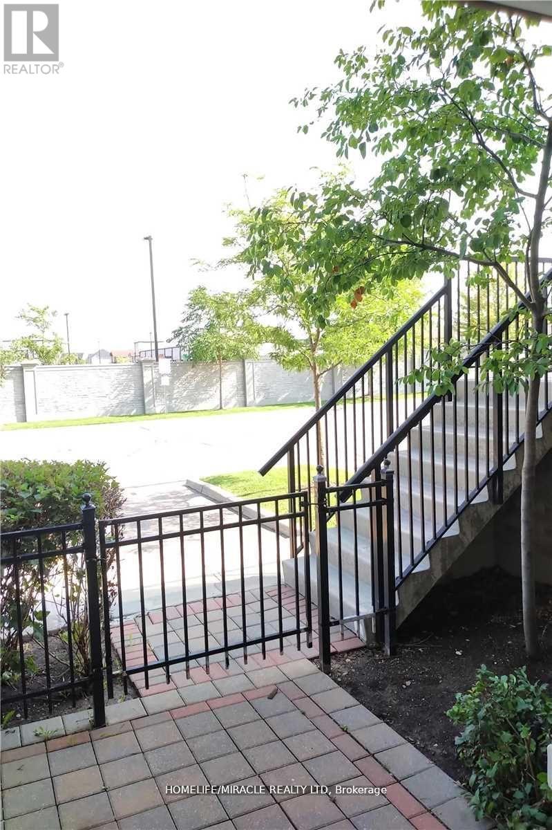 76 - 60 Fairwood Circle, Brampton, Ontario  L6R 0Y6 - Photo 5 - W12651818