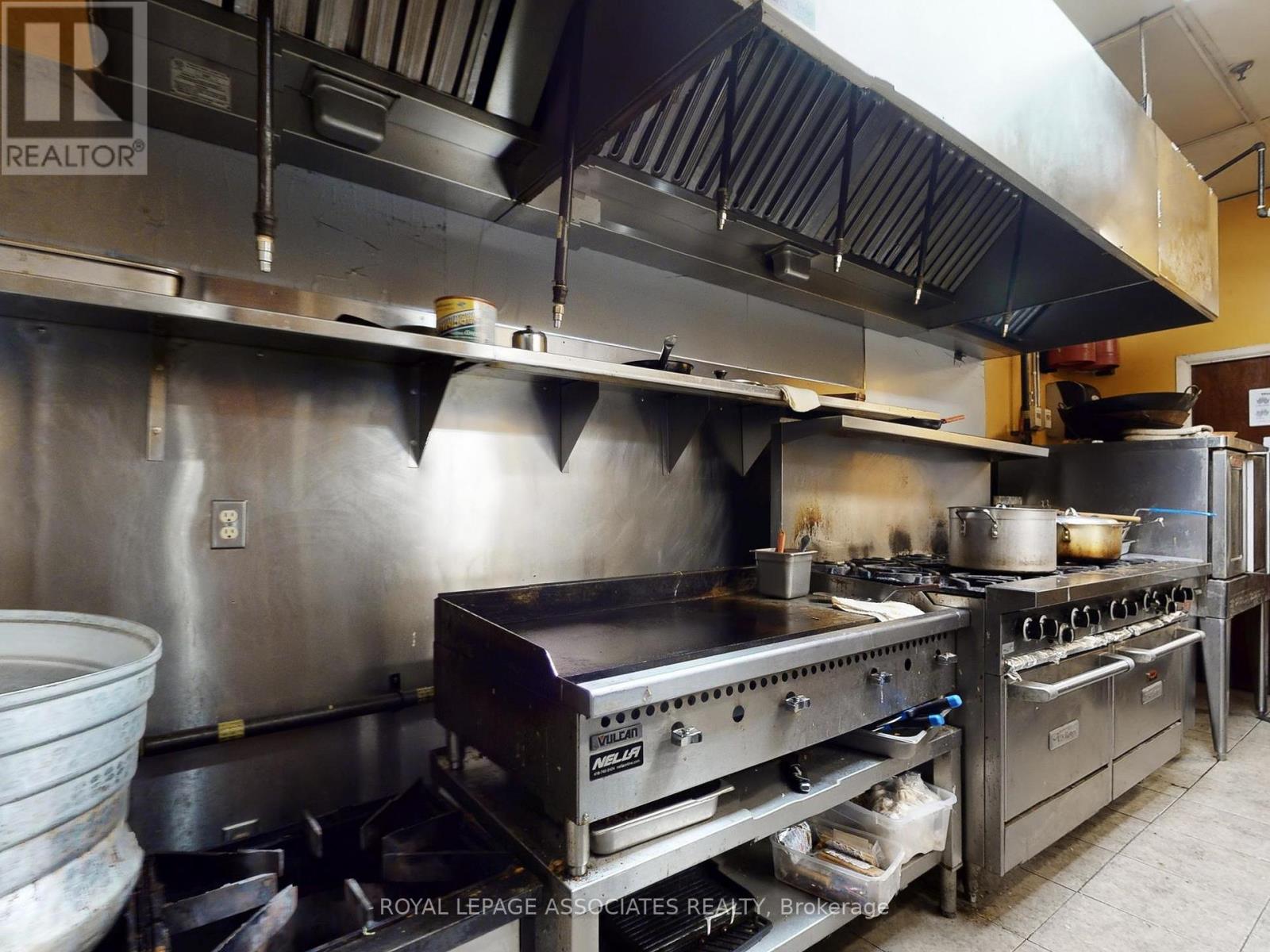 13,14,15 - 2 Steinway Boulevard, Toronto, Ontario  M9W 6J8 - Photo 34 - W12651858