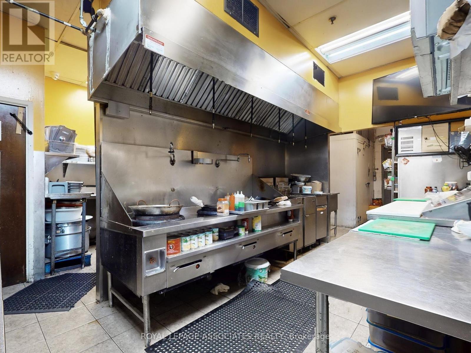 13,14,15 - 2 Steinway Boulevard, Toronto, Ontario  M9W 6J8 - Photo 36 - W12651858