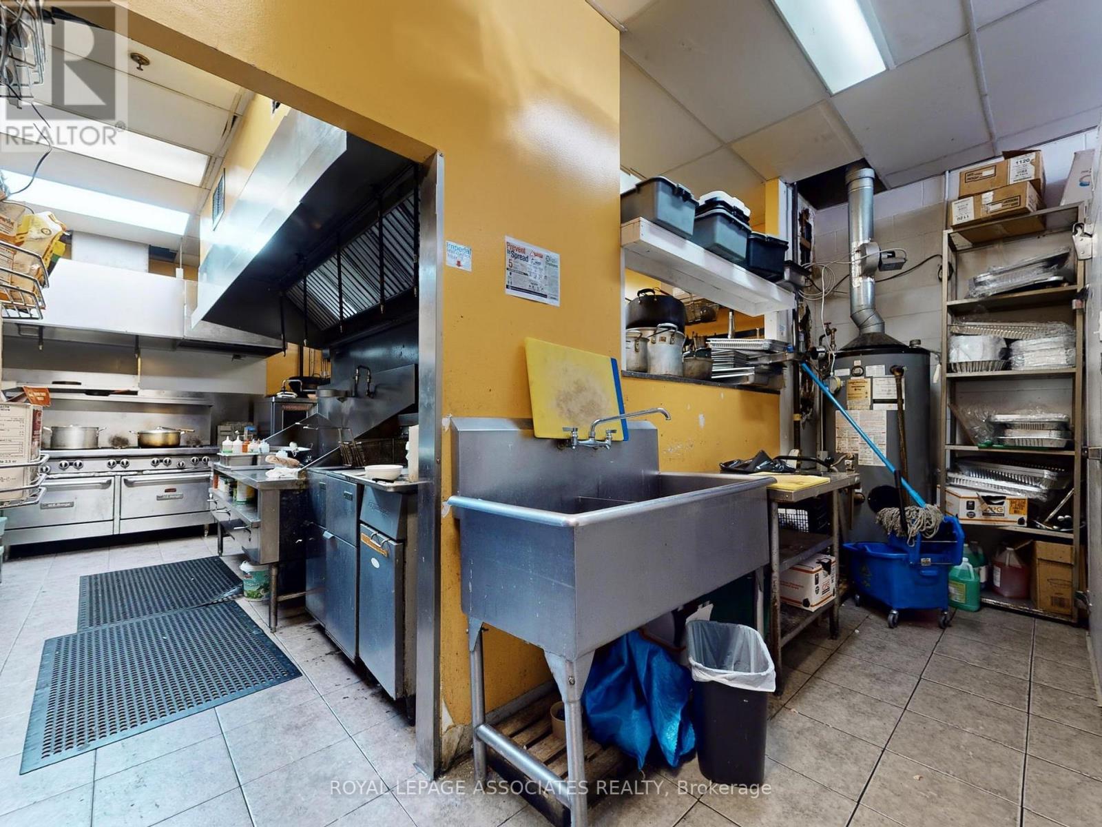 13,14,15 - 2 Steinway Boulevard, Toronto, Ontario  M9W 6J8 - Photo 40 - W12651858