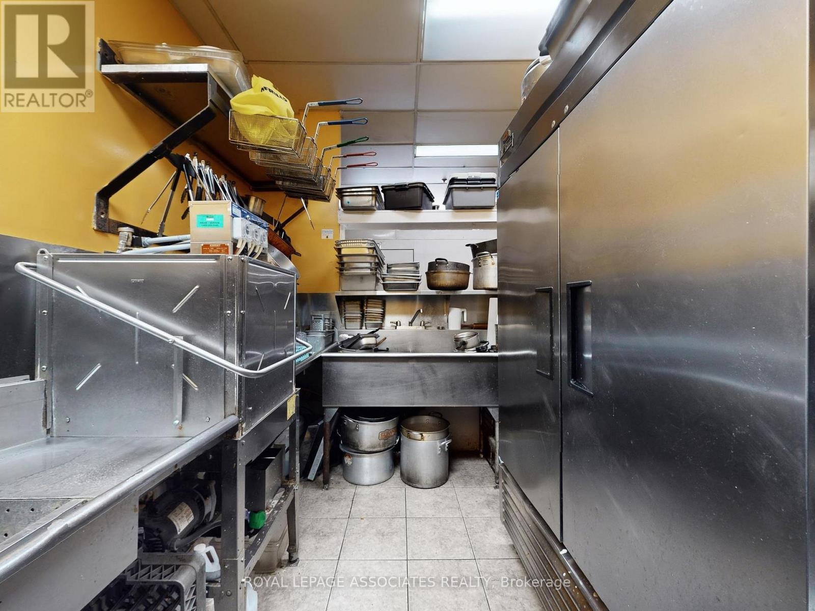 13,14,15 - 2 Steinway Boulevard, Toronto, Ontario  M9W 6J8 - Photo 43 - W12651858