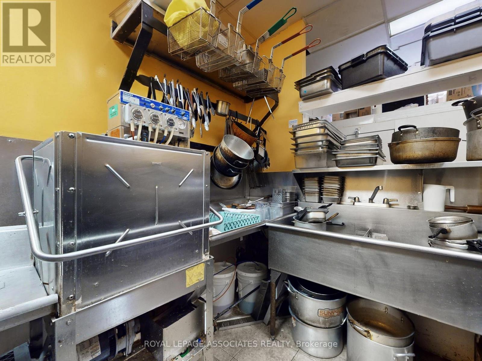 13,14,15 - 2 Steinway Boulevard, Toronto, Ontario  M9W 6J8 - Photo 44 - W12651858