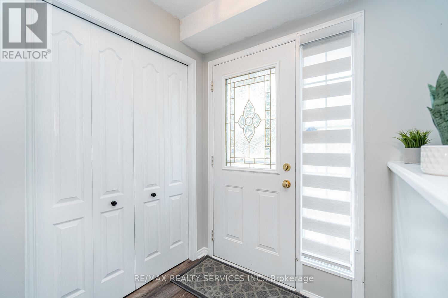 73 Montgomery Boulevard, Orangeville, Ontario  L9W 5H6 - Photo 4 - W12651872