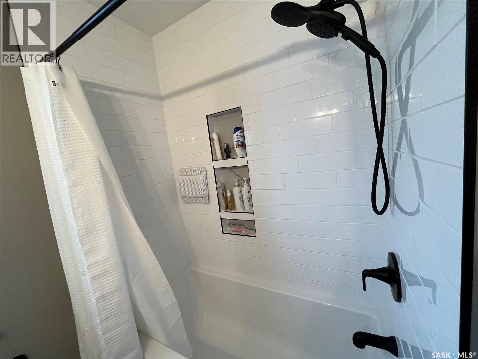 564 10th Street E, Prince Albert, Saskatchewan  S6V 0Z6 - Photo 5 - SK025928