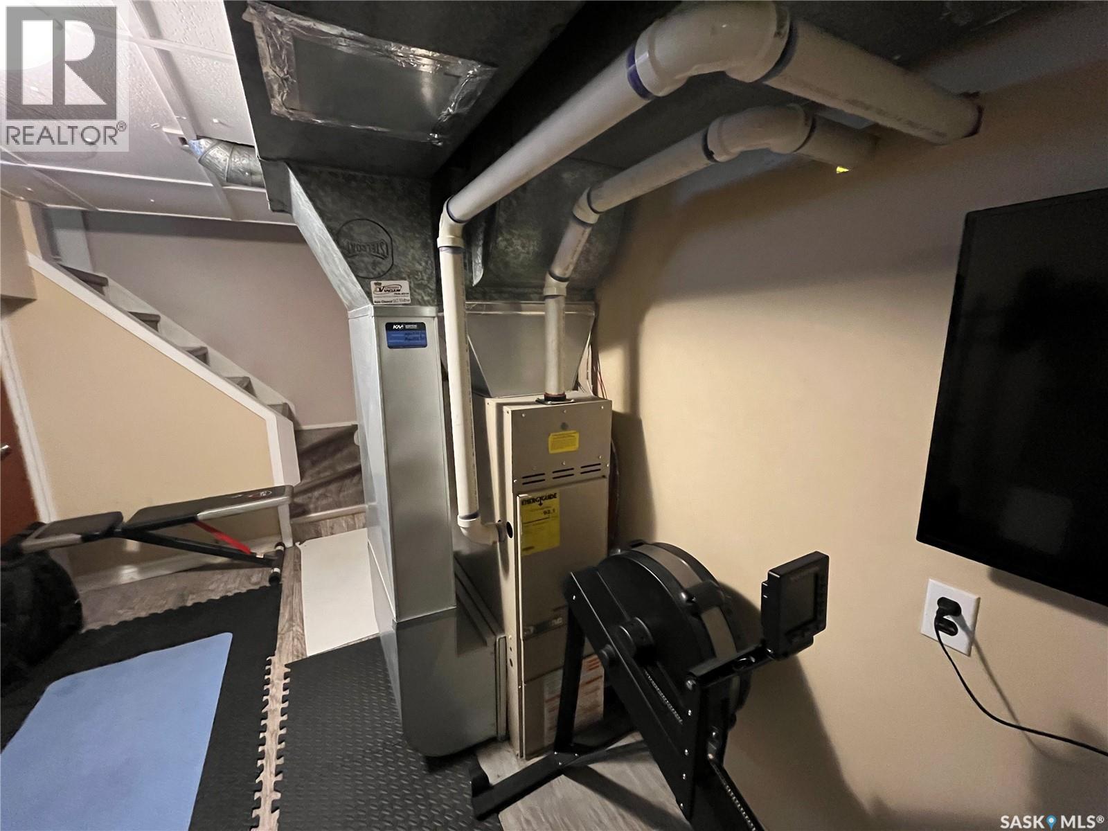 564 10th Street E, Prince Albert, Saskatchewan  S6V 0Z6 - Photo 9 - SK025928