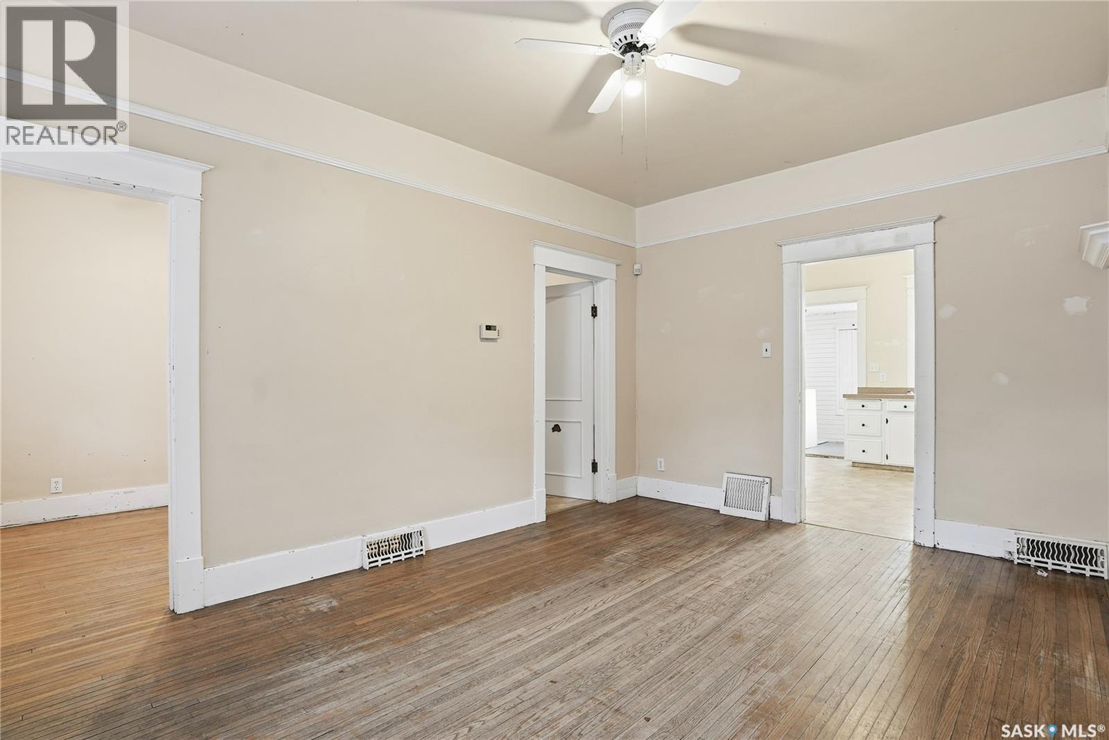 South 324 I Avenue S, Saskatoon, Saskatchewan  S7M 1Y2 - Photo 5 - SK025923