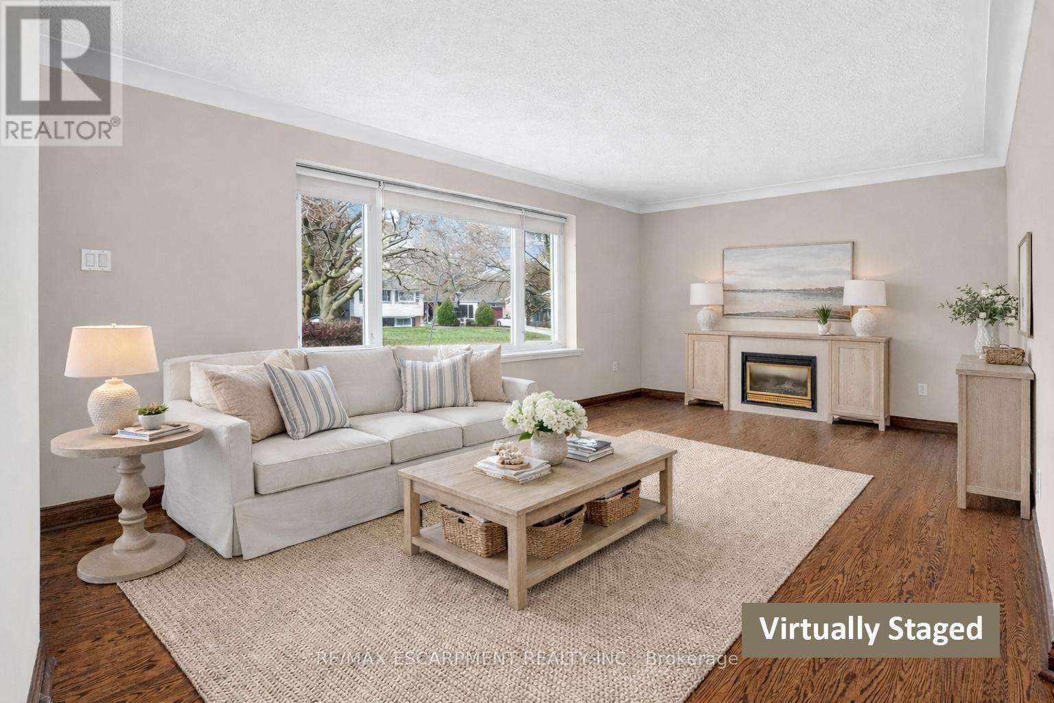 5 Brentwood Road, Grimsby, Ontario  L3M 3V5 - Photo 2 - X12651824