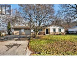 5 BRENTWOOD ROAD, Grimsby, Ontario