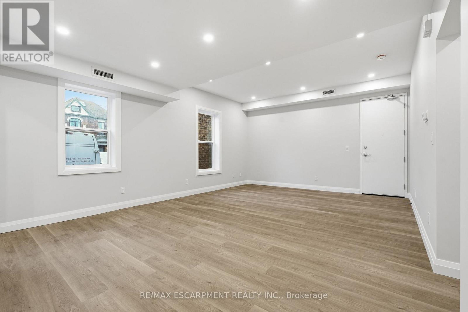 2 - 231 Park Street N, Hamilton, Ontario  L8L 1L9 - Photo 10 - X12651850