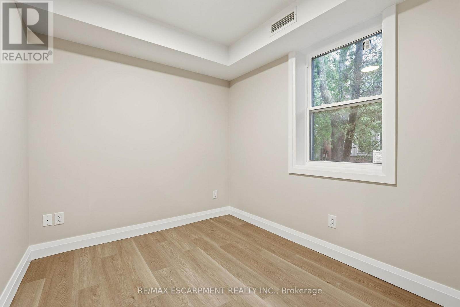 2 - 231 Park Street N, Hamilton, Ontario  L8L 1L9 - Photo 12 - X12651850